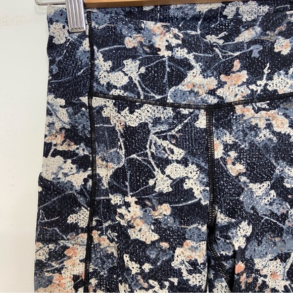 Lululemon s High rise leggings pocket size 4 black pink ecru athletics - Picture 6 of 15